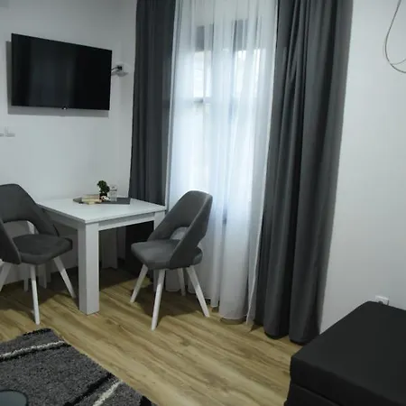 Restoran,,vuk,, Panzió Trsic