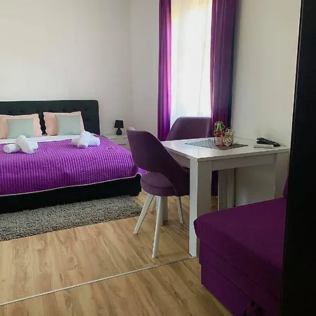 Restoran,,vuk,, Panzió Trsic