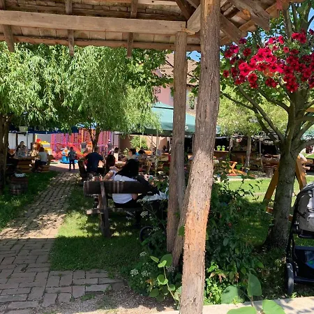 Restoran,,vuk,, Отель типа 