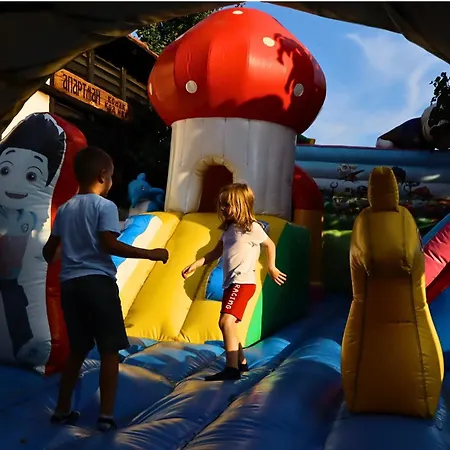 Restoran,,vuk,, 3* Trsic